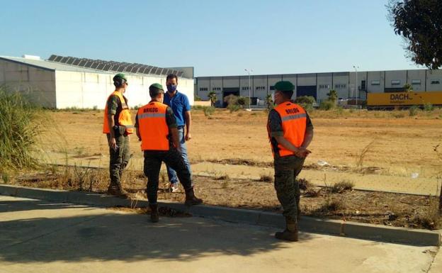 El Ejército reconstruirá un campamento de  temporeros calcinado en Lepe