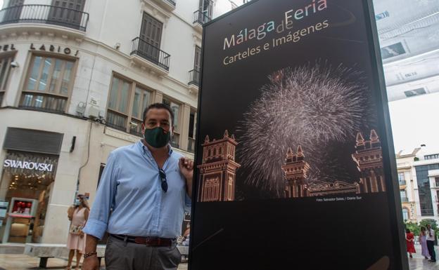 Carteles y fotos para sobrellevar un agosto sin Feria en Málaga