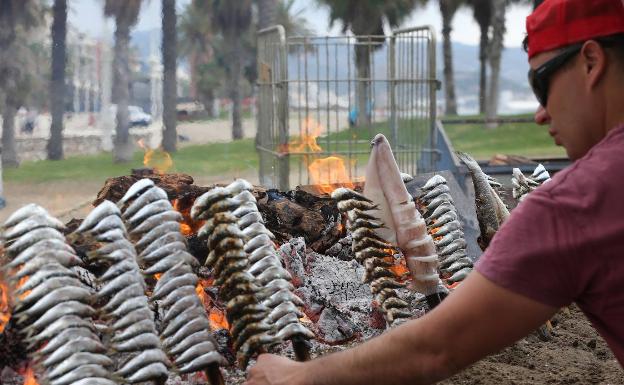 Turismo Costa del Sol y Málaga lanzan con Bilbao, Vizcaya y Vueling la campaña 'Ciudades para comérselas'