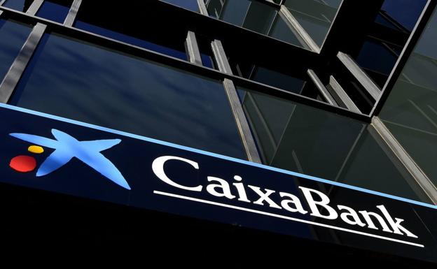 CaixaBank reduce un 67% su beneficio en el primer semestre