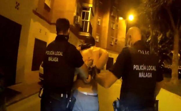 Detenido por agredir a su mujer y tirarla de la silla de ruedas en plena calle en Málaga capital