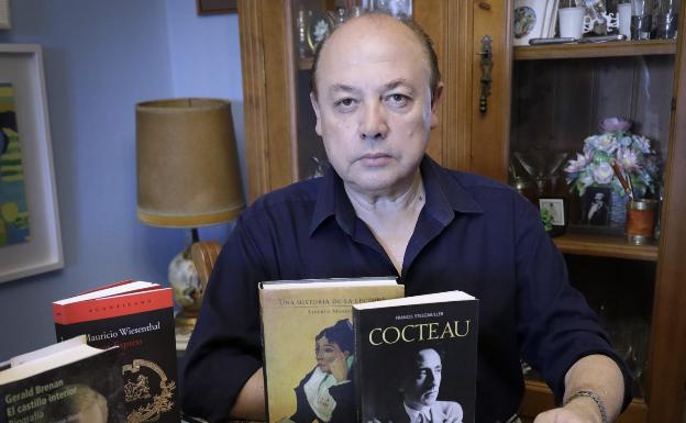 Alfredo Taján: «La curiosidad me hizo leer, pero también mis padres, mi tío y una profesora»