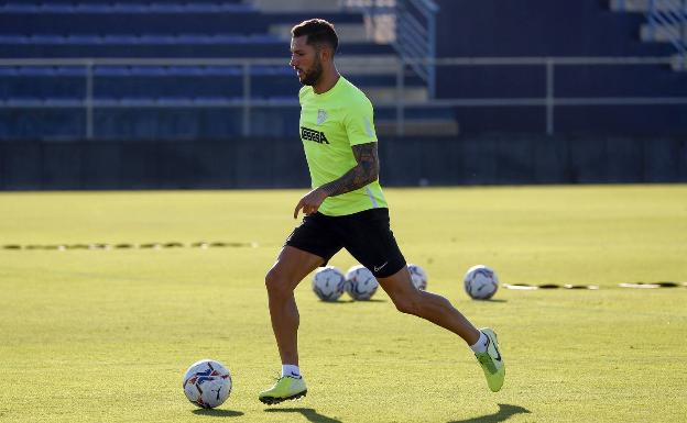 Sólo cuatro 'fijos' en la plantilla del Málaga un año después