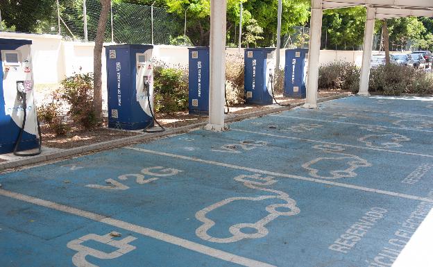 La treintenta de puntos de recarga eléctrica del proyecto smarticity japonés no funcionan en Málaga