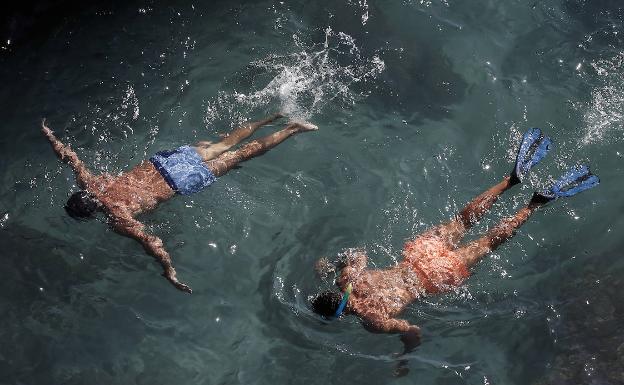Una quincena de playas, con acceso restringido por alta ocupación