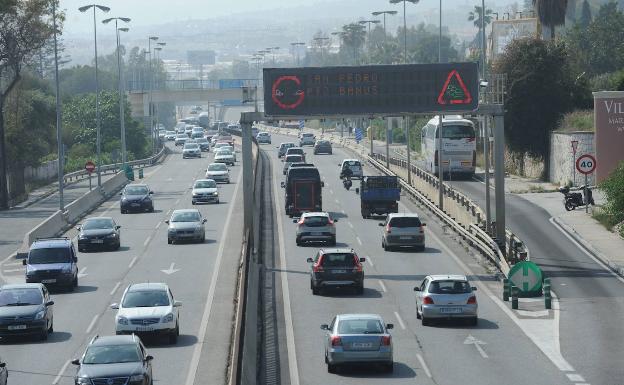 El fin de semana más intenso del año deja sólo dos heridos leves y un 17% menos de coches