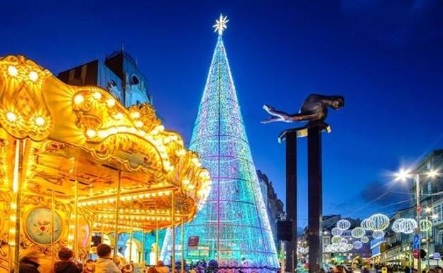 Luces de Navidad en agosto: Vigo adelanta la instalación de su iluminación por el coronavirus