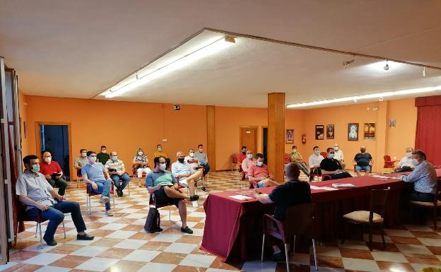 Las hermandades veleñas aúnan sus fuerzas en una campaña solidaria a favor de Cáritas