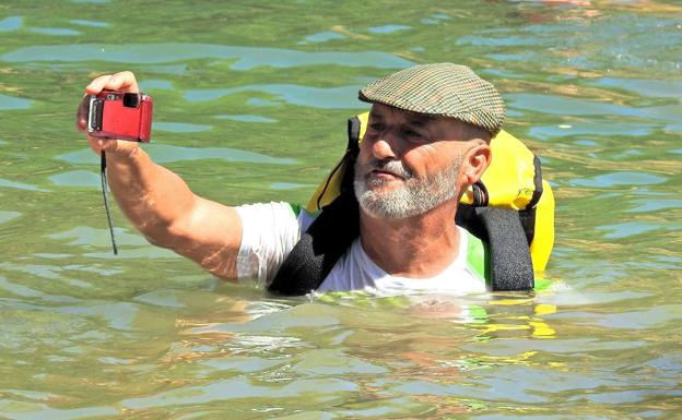 Rafael Flores, el aventurero que ha hecho de su pasión por la naturaleza su oficio
