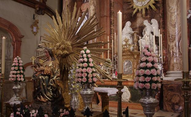 Trasladan a la Virgen de la Victoria a la Catedral de Málaga de forma privada para la celebración de su novena