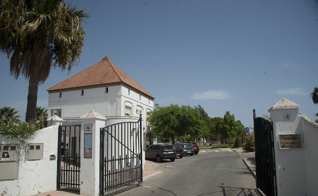 El Clínico devuelve a una residencia de Málaga a una mujer que dio positivo por Covid-19 en el hospital