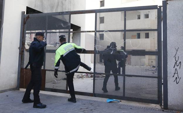 La okupación de viviendas aumenta en Málaga a cargo de mafias organizadas