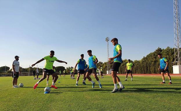 El equipo afronta en Marbella ante el Granada su tercer encuentro de pretemporada