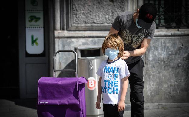 Los profesores podrán permitir que los niños se quiten la mascarilla en algún descanso