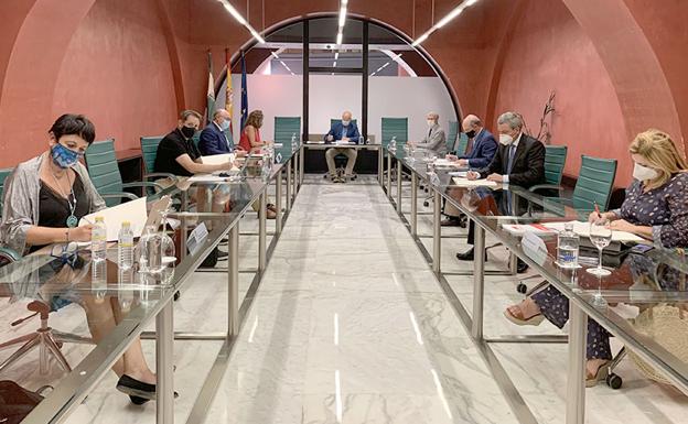 Educación estudia aumentar las plantillas docentes