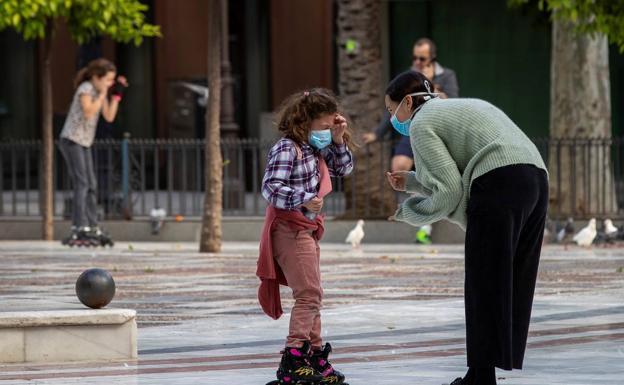 Sanidad revela que los niños entre 5 y 17 años están entre los grupos con más positivos por coronavirus