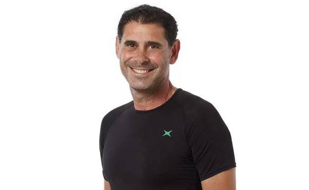 Fernando Hierro colabora en un ensayo clínico contra el coronavirus con unas innovadoras camisetas