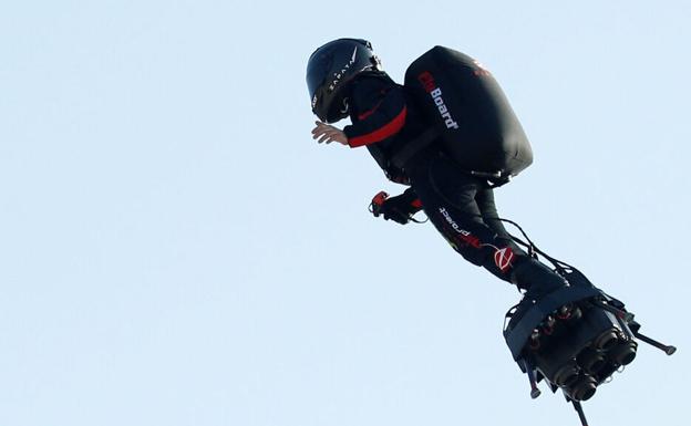 El FBI busca a un «hombre volador» en Los Ángeles