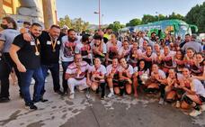 El Rincón Fertilidad celebra su histórica Copa con ovación y baño de champán