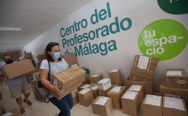 Medio millón de mascarillas y 75.000 litros de hidrogel para los centros educativos malagueños
