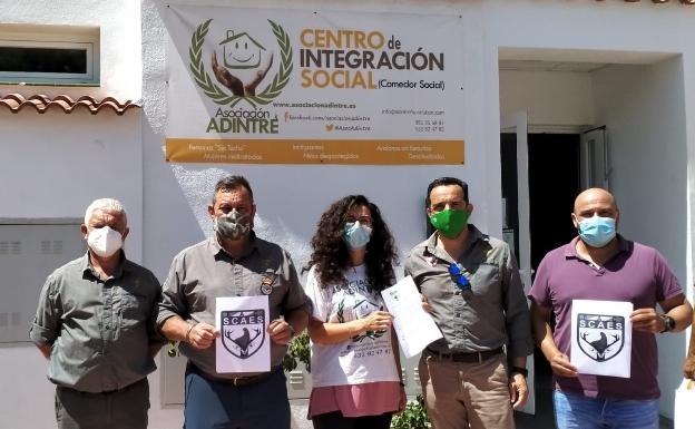 Arqueros donan 120 kilos de carne de jabalíes abatidos en zonas urbanas de Málaga