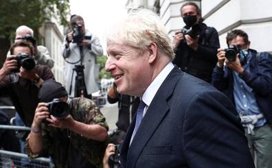 Las maniobras de Johnson con el 'brexit' provocan otra dimisión