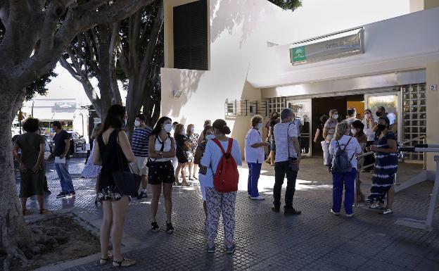 La Junta refuerza la atención primaria con más rastreadores y líneas telefónicas