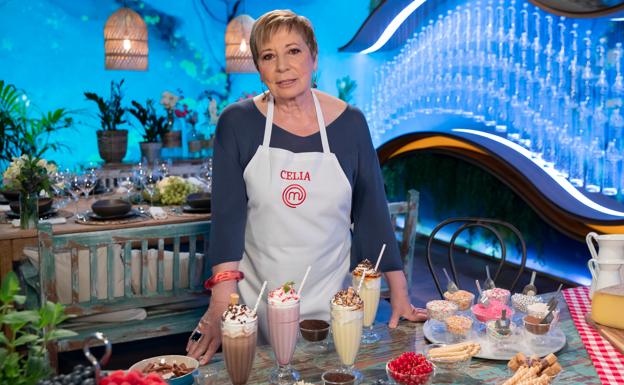 Celia Villalobos se estrena esta noche en los fogones en un MasterChef Celebrity con la presencia de Dani García