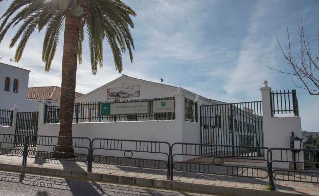 Frigiliana destina 100.000 euros a mejorar el colegio público para una vuelta a clase más segura