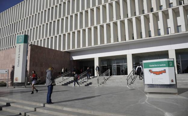 Condenan a dos jóvenes por abusar de una prostituta tras no ponerse de acuerdo en el precio del servicio