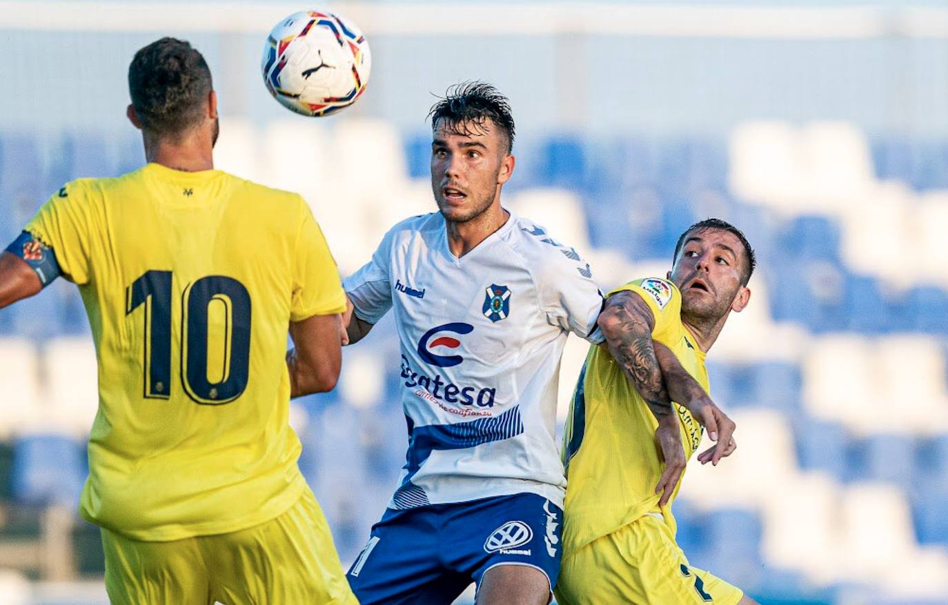 El Tenerife se rearma tras la salida de piezas clave como Luis Milla