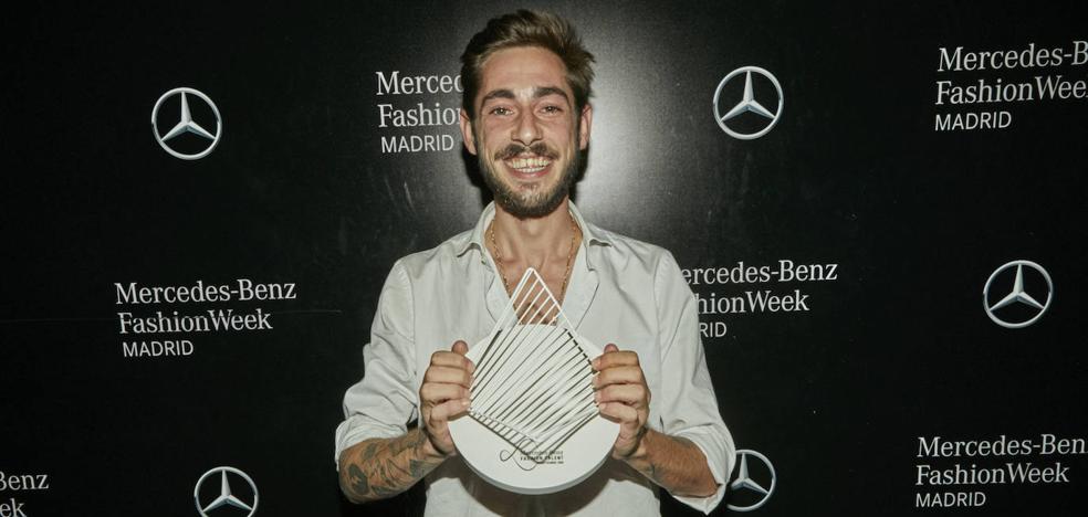 Robber Rodríguez, ganador del premio Mercedes-Benz Fashion Talent