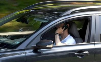 La advertencia de la DGT sobre el uso del móvil al volante