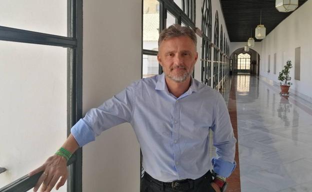 El PSOE amplía la denuncia contra la Junta por contratos exprés