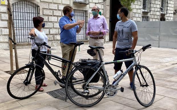 Adelante Málaga exige que se retrase la prohibición de las bicicletas por las aceras hasta que haya carriles bici adecuados