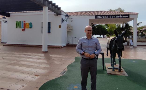 Mijas comienza la remodelación de la plaza de la Oficina de Turismo