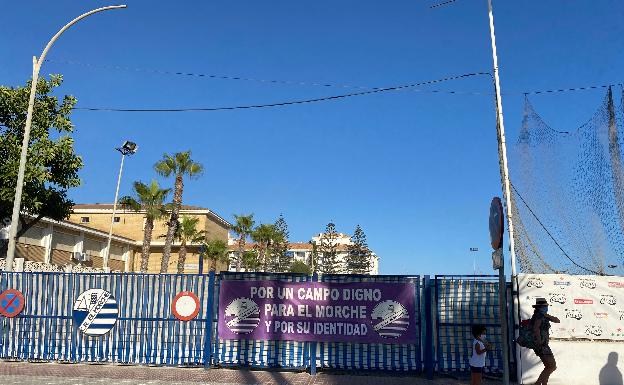 El juzgado admite a trámite la demanda de la oposición contra la compra de un terreno para un campo de fútbol en Torrox