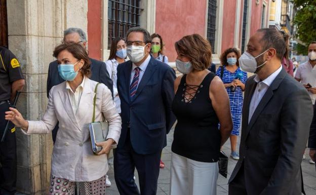 Felipe Sicilia y Susana Díaz se saludan en la distancia