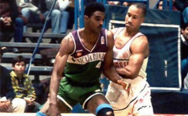 El estudiantil Koumadje iguala el registro de Ralph Sampson