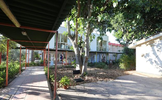 Aulas en el salón de actos y gimnasio del instituto Sierra Bermeja de Málaga por la falta de espacio