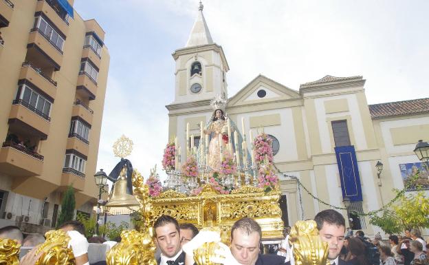 La Virgen del Rosario de El Palo saldrá a la fachada de su iglesia en sustitución de su procesión de octubre