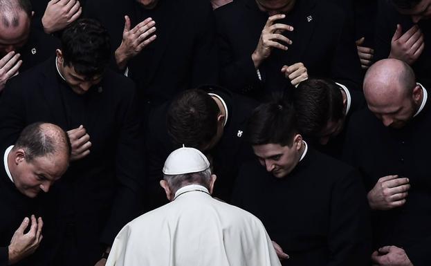 El Papa cuestiona que la Biblia haya sido «minimizada» o «ignorada»