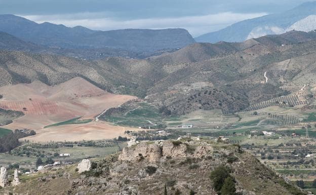 Castillos de la Algarbía: Los vigilantes de la fértil vega de Málaga