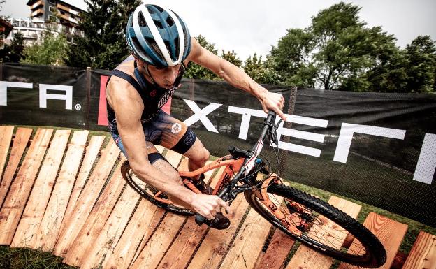 Rubén Ruzafa vuelve a la senda de la victoria en el XTERRA de Molveno