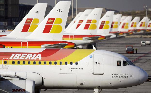 Condena a Iberia a indemnizar a una familia a la que no permitieron embarcar hacia Málaga por retrasos en un vuelo anterior