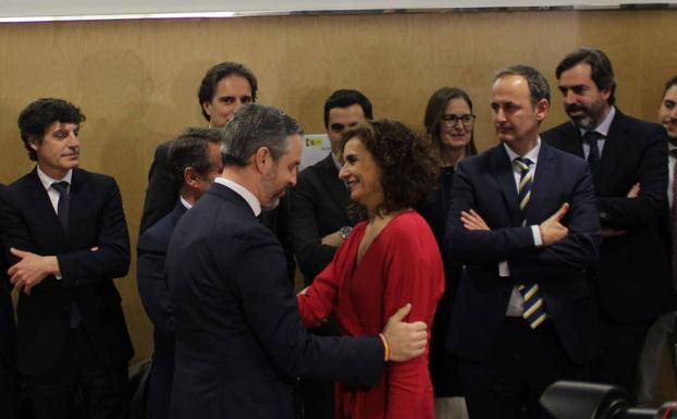 Andalucía reclamará hoy a la ministra de Hacienda un nuevo fondo Covid para 2021