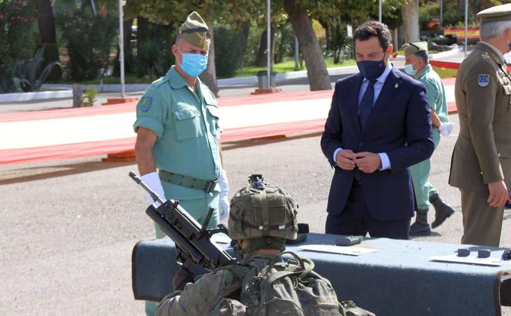 Visita del presidente de la Junta al cuartel de La Legión en Ronda