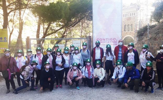 30 mujeres de AECC Málaga recorren el Caminito del Rey con motivo del Día Mundial contra el Cáncer de Mama