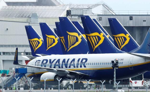 Condenan a Ryanair a readmitir a un tripulante de cabina en Málaga tras declarar nulo su despido