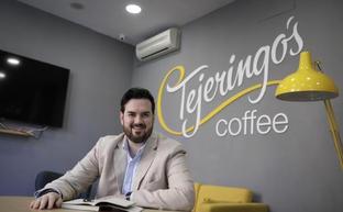 El empresario Antonio Arrebola en la sede central de Tejeringo's Coffee en El Palo./Migue fernández